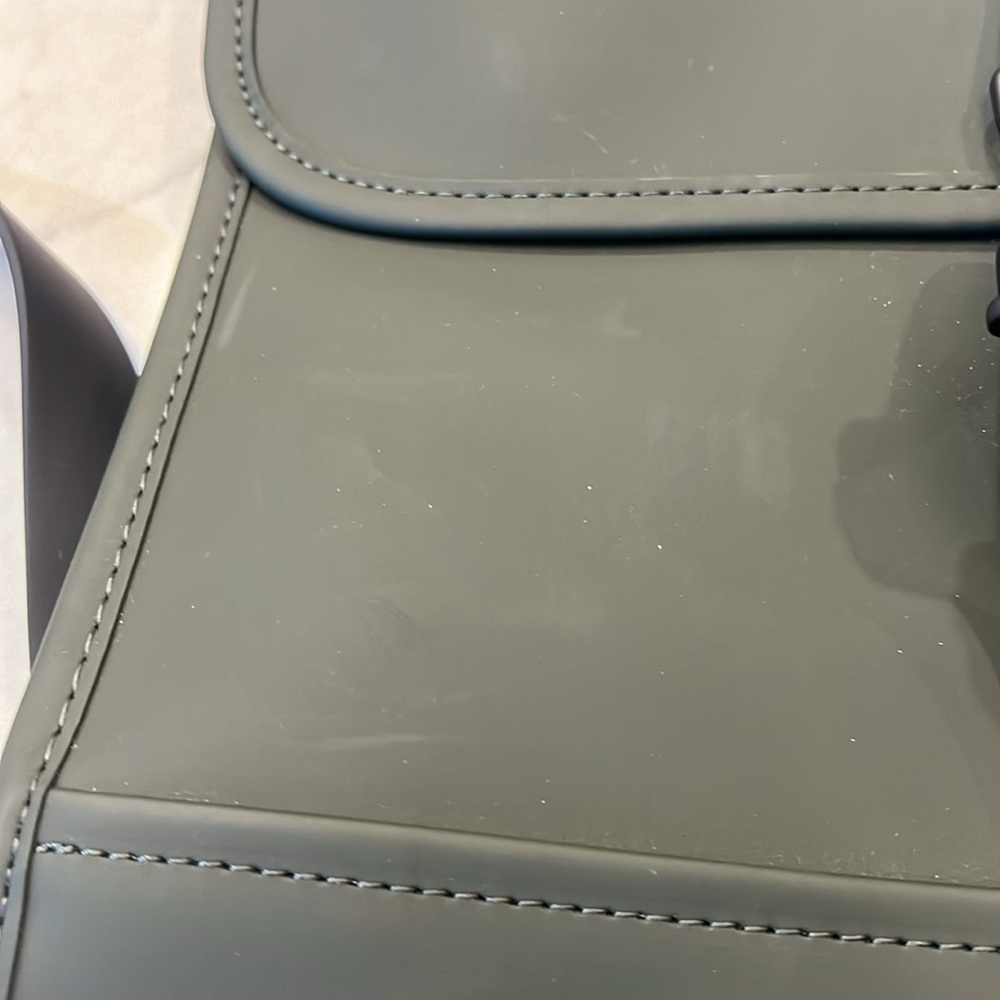RAINS rubber effect backpack - Picture 10 of 11